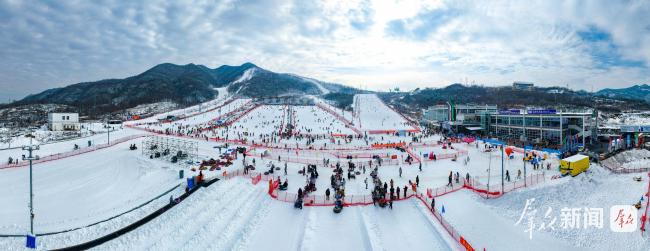 赛事搭台 产业唱戏——陕西冰雪经济跑出发展加速度(图2) 2.jpg